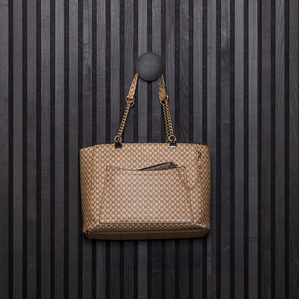 Image 1 of 7 in Create | Hangers gallery