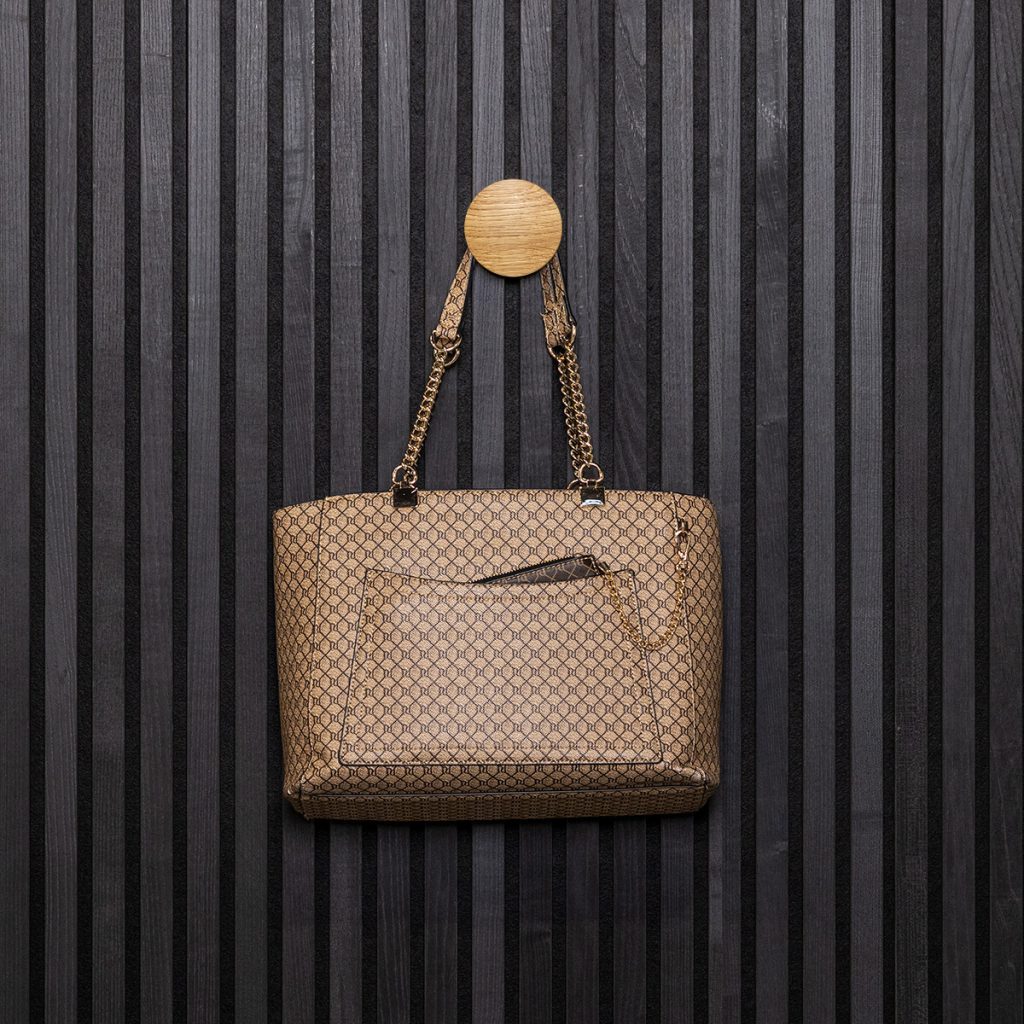 Image 1 of 7 in Create | Hangers gallery