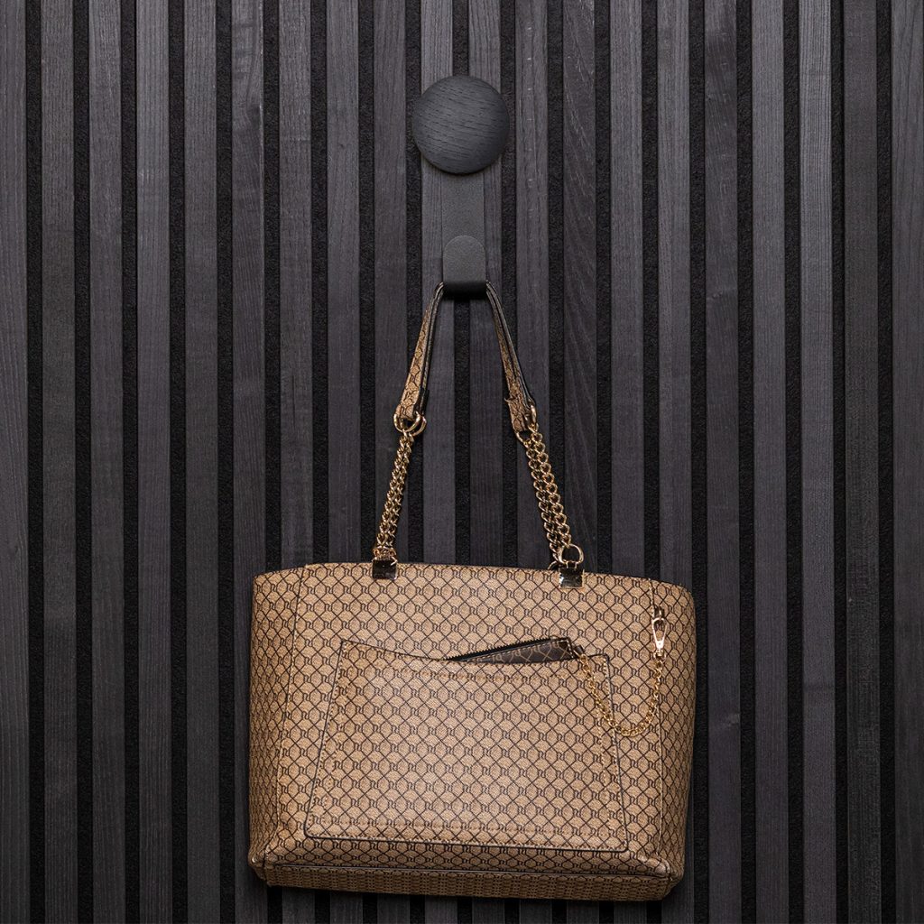 Image 1 of 7 in Create | Hangers gallery