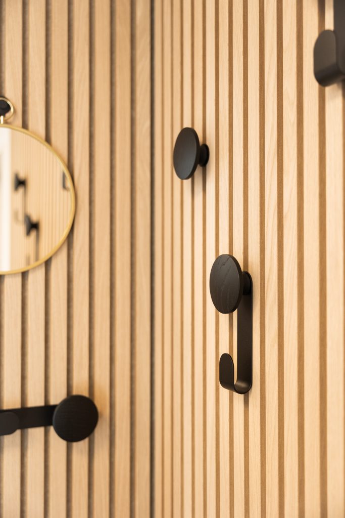 Image 4 of 7 in Create | Hangers gallery