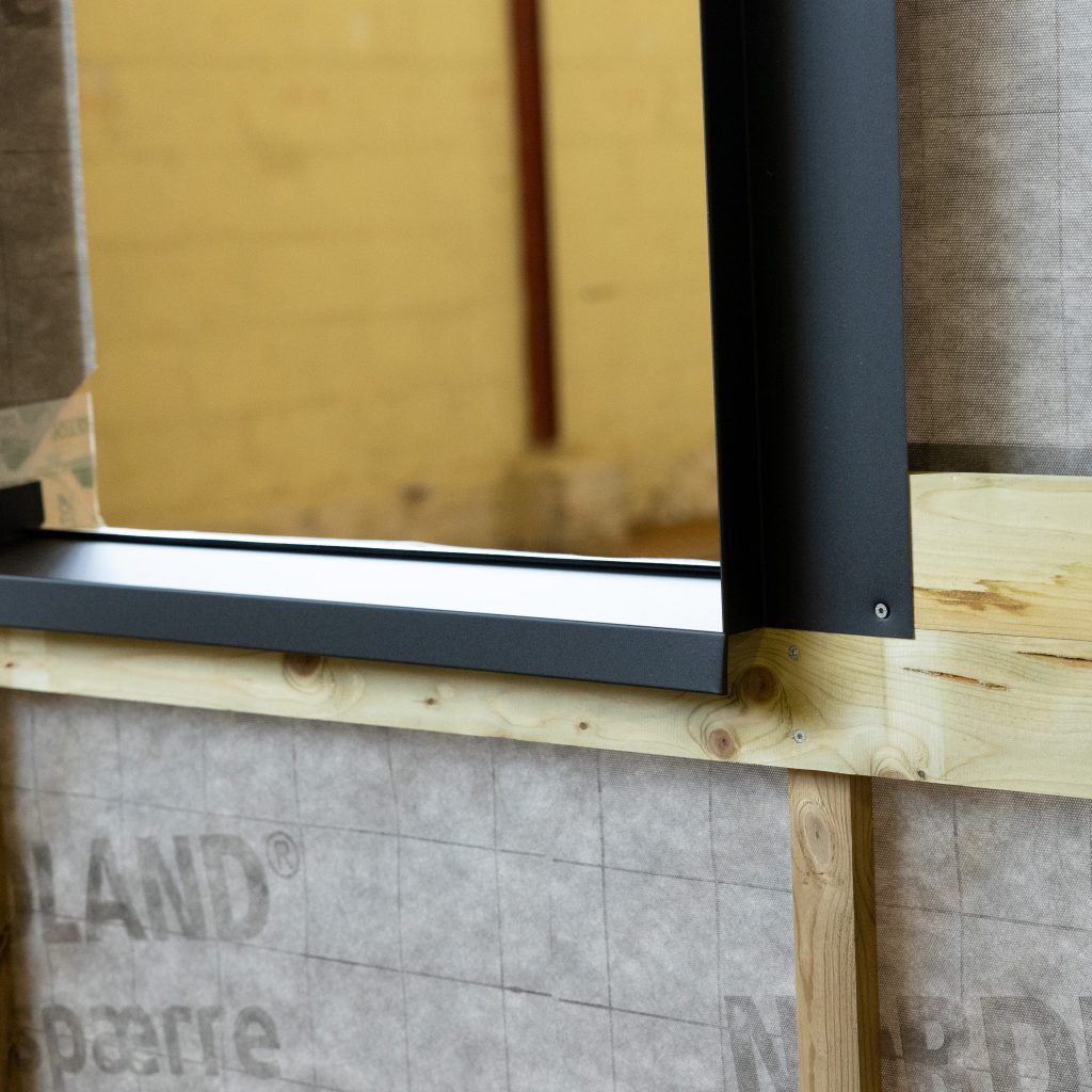 Image 2 of 3 in Capping gallery