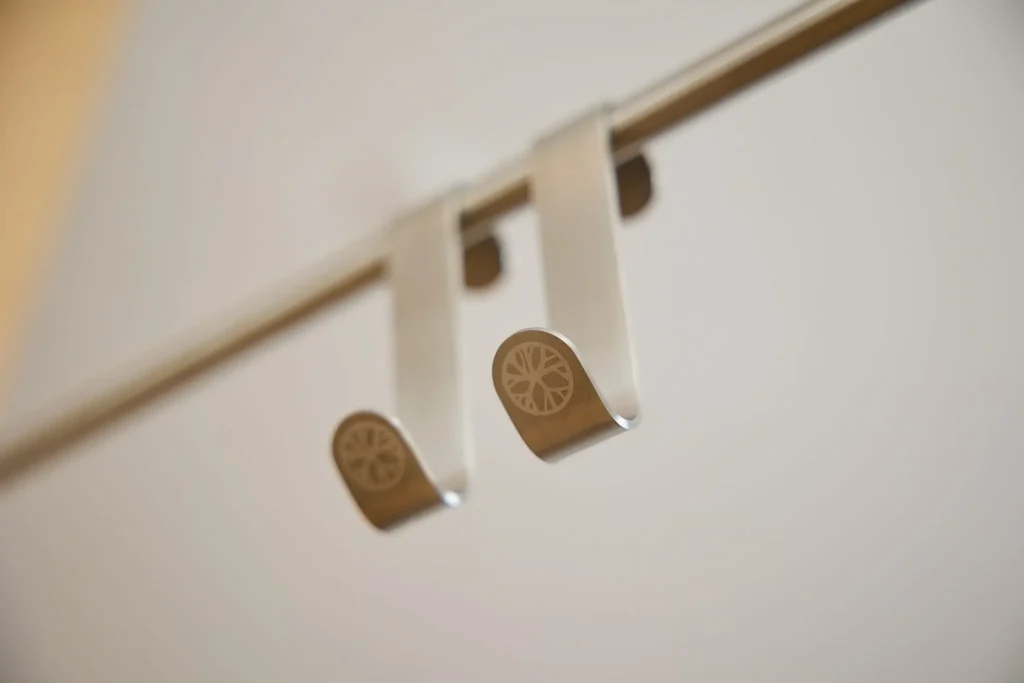 Image 7 of 9 in EMBRACE | S-hook (2 pcs) gallery